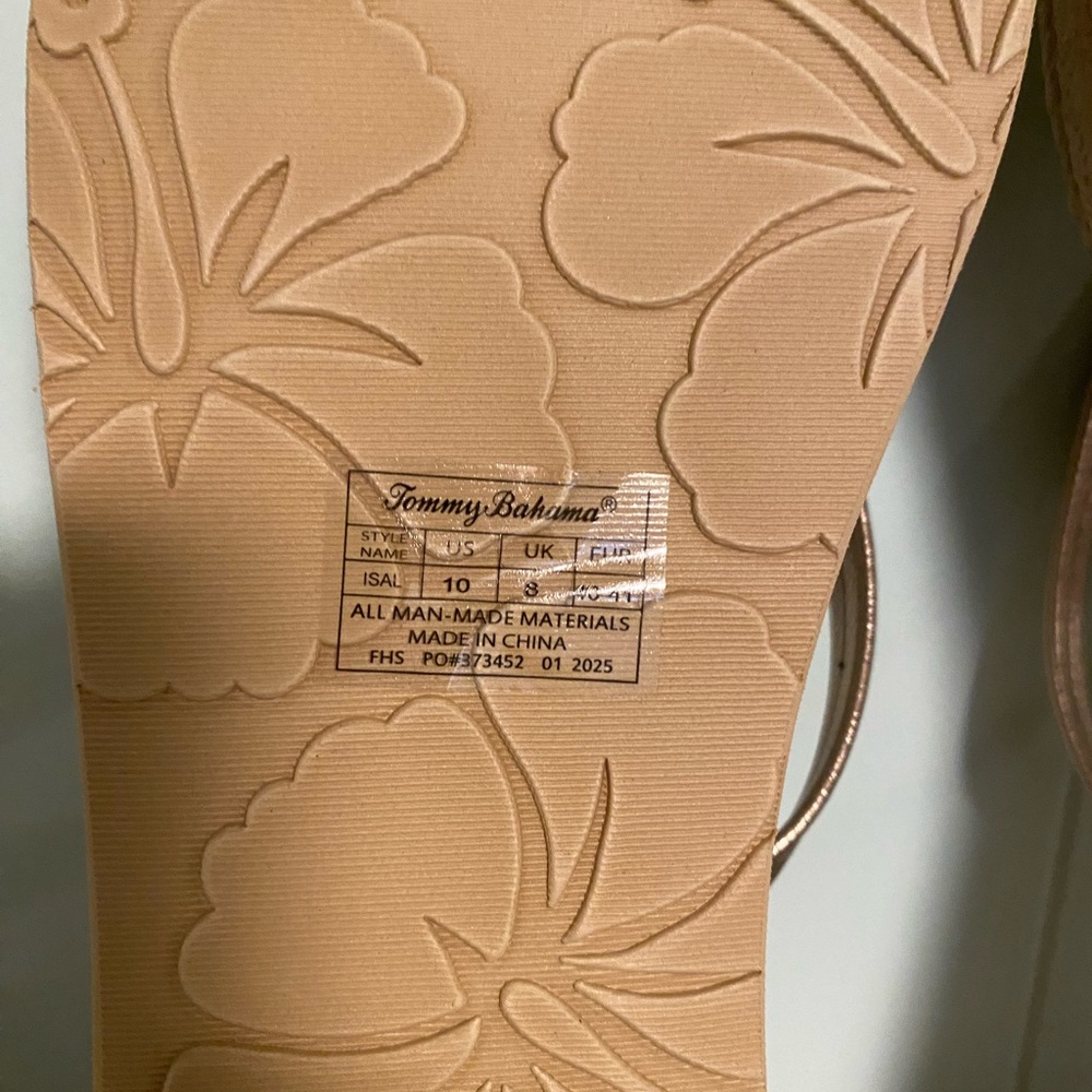 NWT Tommy Bahama Metallic Bronze Flip Flops size 10 - Picture 4 of 4
